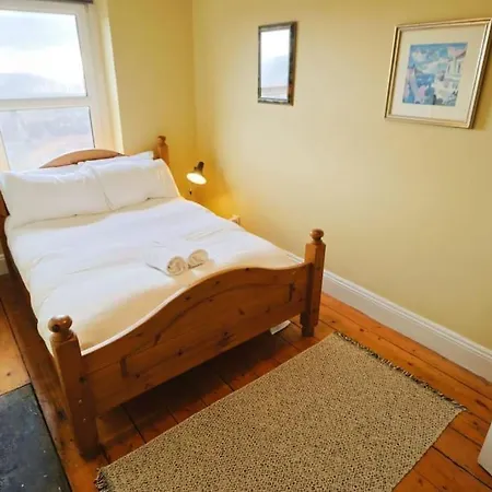 דירה Spacious 2 Storey Penthouse Flat, Fantastic Views! בריסטול
