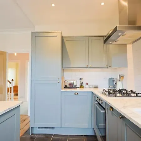 דירה Spacious 2 Storey Penthouse Flat, Fantastic Views! בריסטול