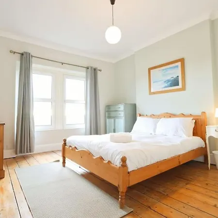 Spacious 2 Storey Penthouse Flat, Fantastic Views! * Bristol