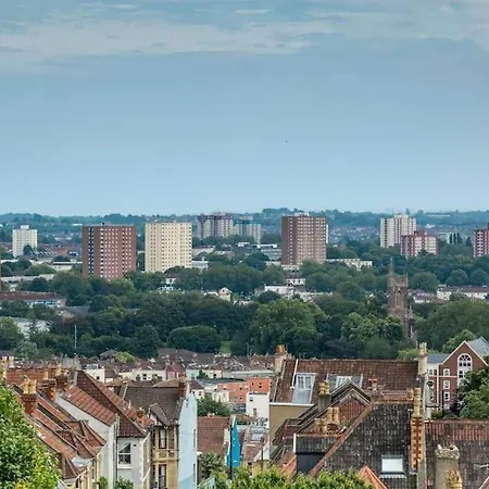 Spacious 2 Storey Penthouse Flat, Fantastic Views! * Bristol
