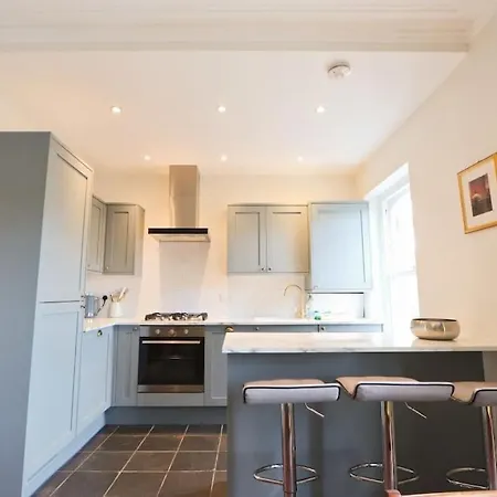 Spacious 2 Storey Penthouse Flat, Fantastic Views! Apartman Bristol